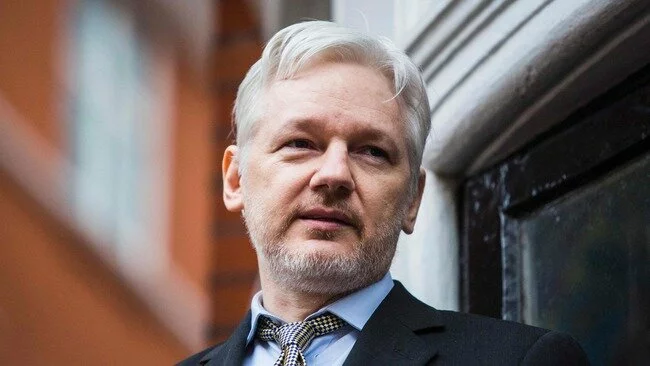 Assange entame sa cinquième année de réclusion Assange entame sa cinquième année de réclusion