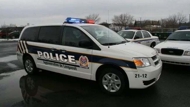 Attaqué par son serpent un homme de Longueuil appelle les policiers Attaqué par son serpent un homme de Longueuil appelle les policiers