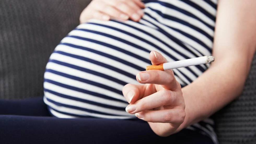 Faut-il payer les femmes enceintes pour ne plus fumer? Faut-il payer les femmes enceintes pour ne plus fumer?